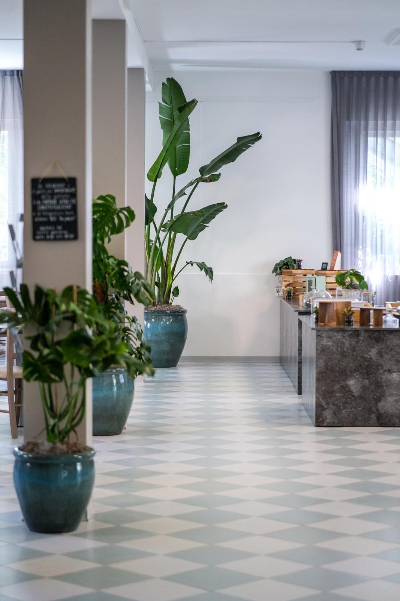 Hotel Vienna Cervia Buitenkant foto