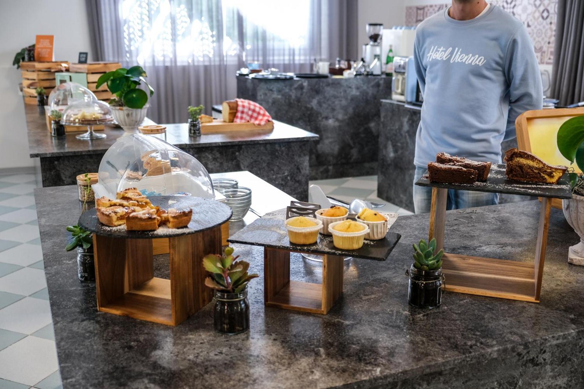 Hotel Vienna Cervia Buitenkant foto